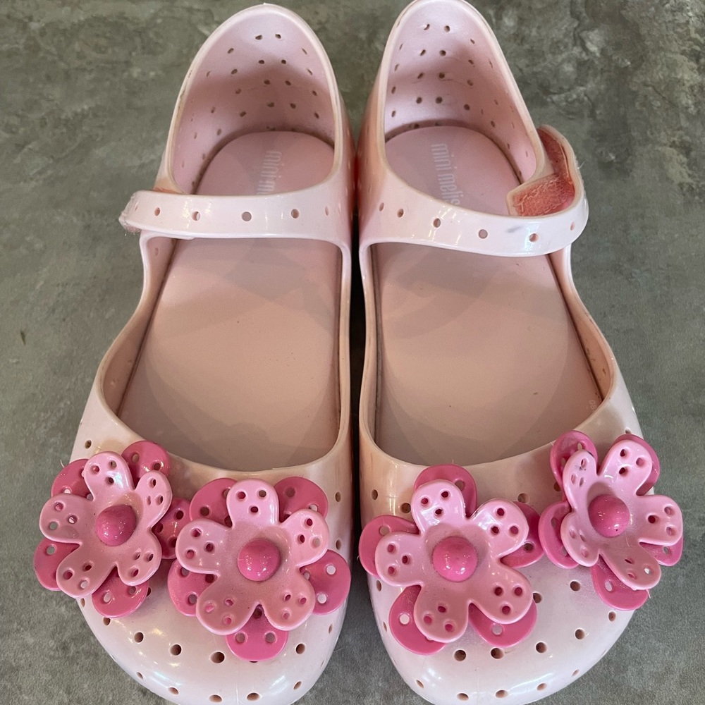 Mini Melissa sandals-pink with pink flowers. Size 12